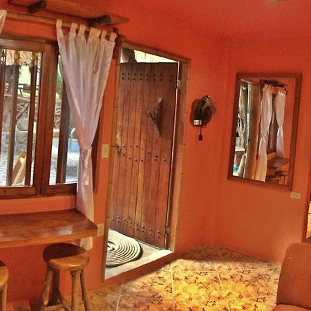 Lonesome George Ecolodge Puerto Ayora  Habitación foto