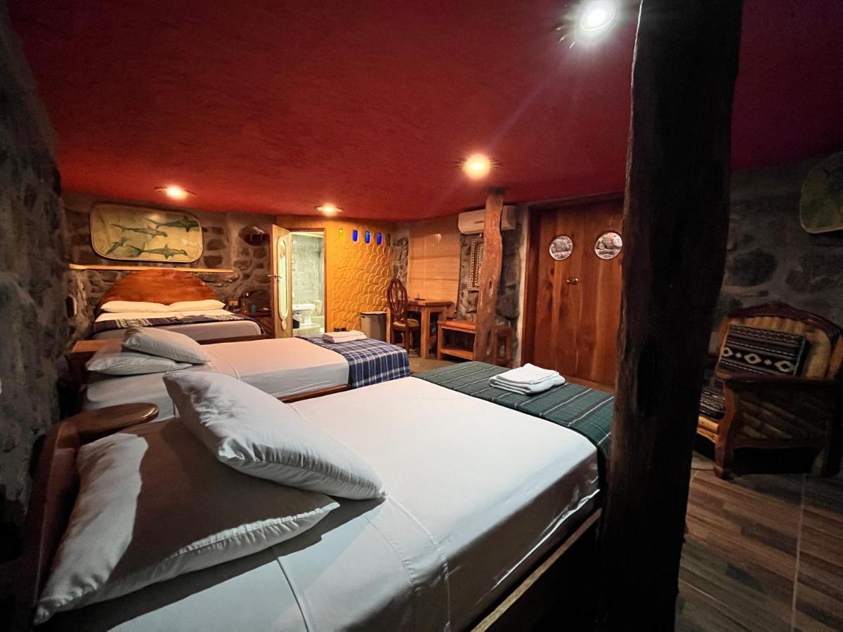 Lonesome George Ecolodge Puerto Ayora  Exterior foto